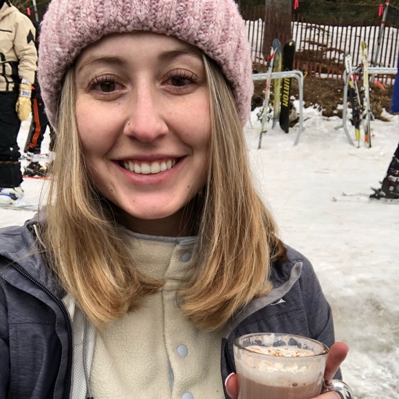 Meet your Posher, Madison - Picture 3 of 4